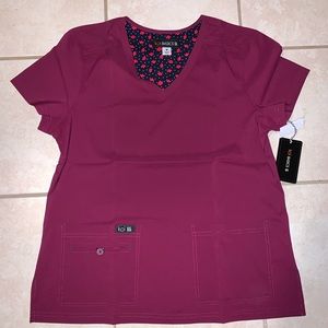 Koi basic scrub top * make me an offer!!!! *